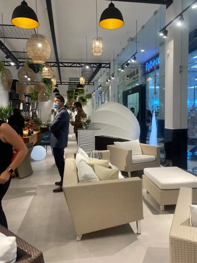 Muebles, sillones Fabricados con madera plástica